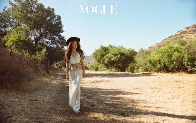 Song  Hye Kyo rạng rỡ trên bìa tạp chí Vogue