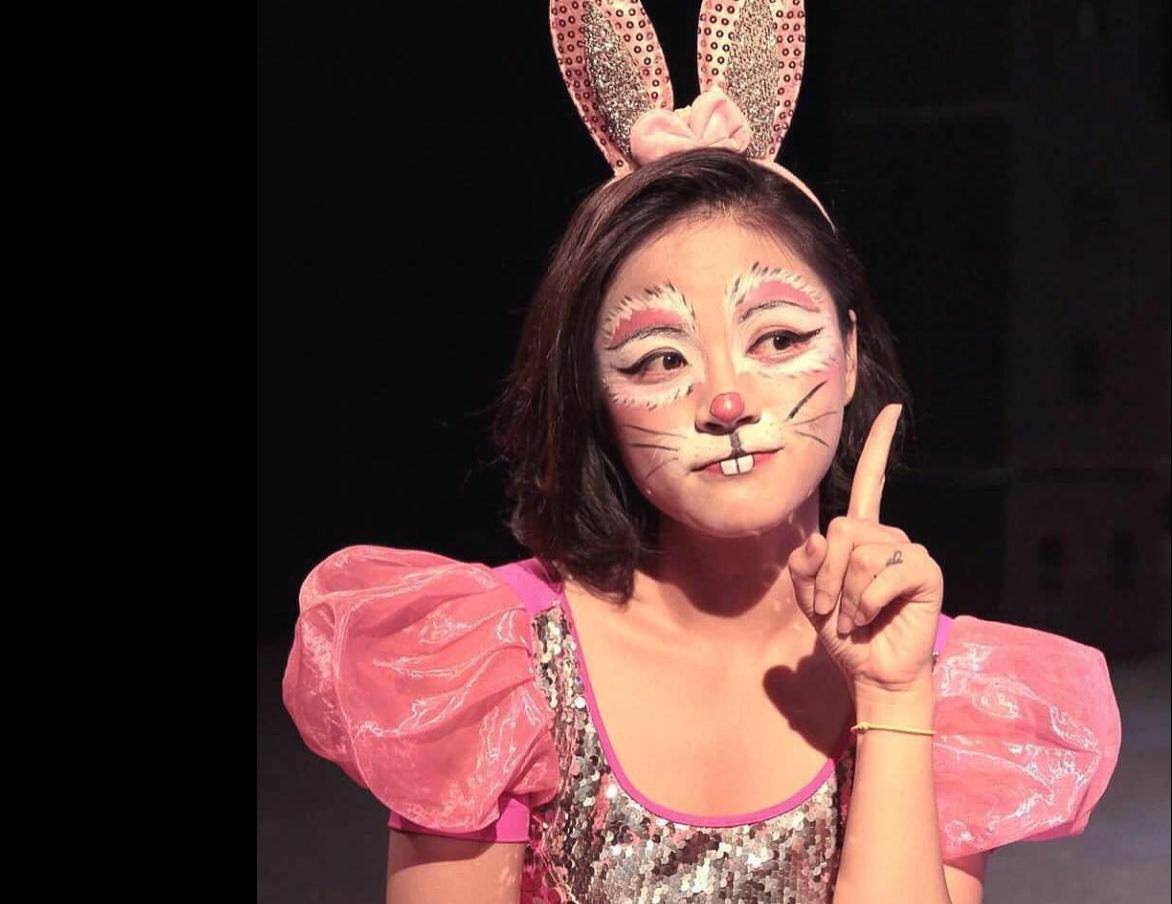 Thu Quỳnh - nữ nghệ sĩ trẻ hiếm hoi được trọng dụng cả ở sân khấu lẫn truyền hình  ẢNH FB NHÂN VẬT