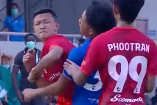 Cầu thủ làm xấu hổ bóng đá Thái Lan được mời làm võ sĩ quyền anh