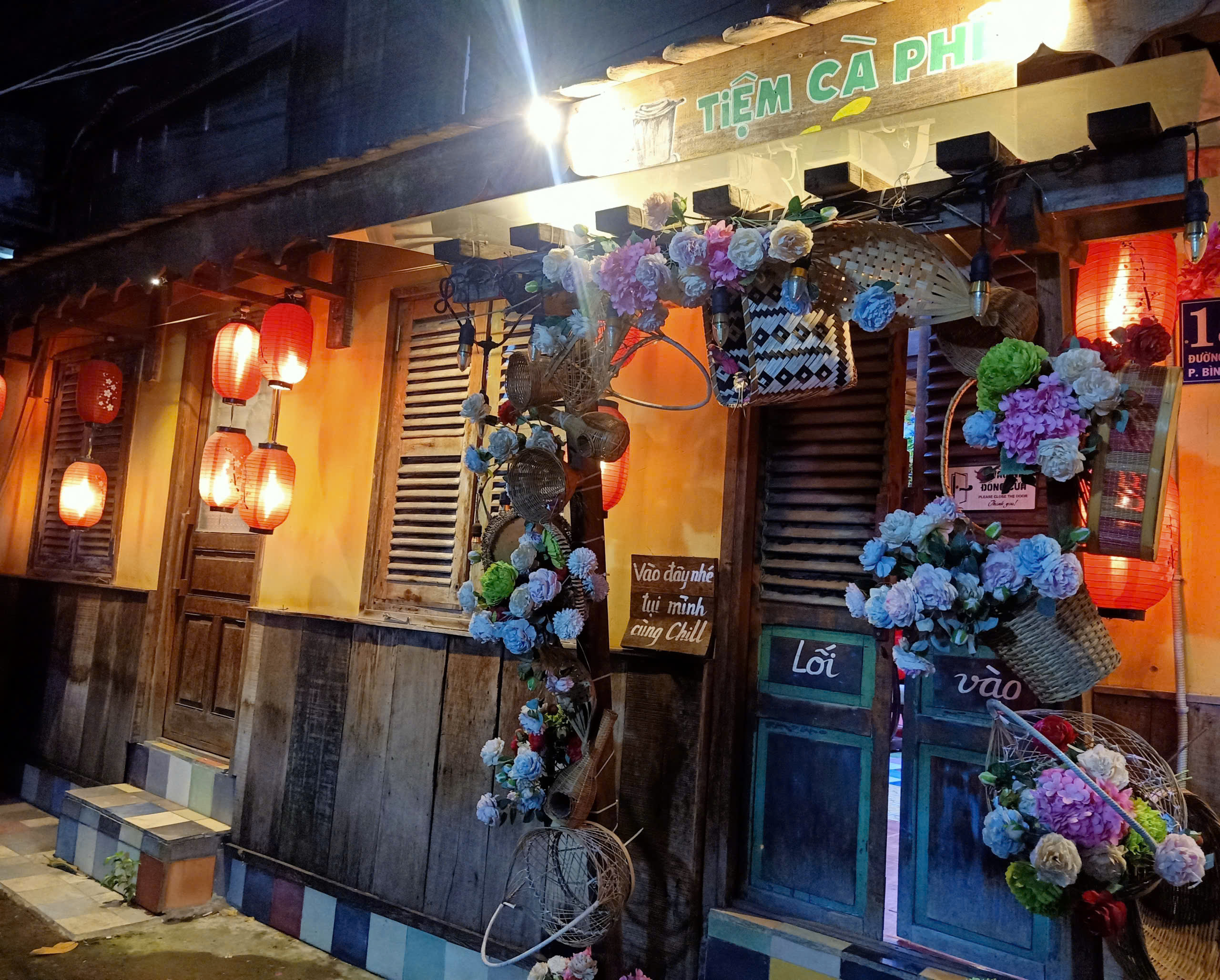 Ú Cà Phê Kokeshi: Trạm 'chữa lành' giữa lòng thành phố