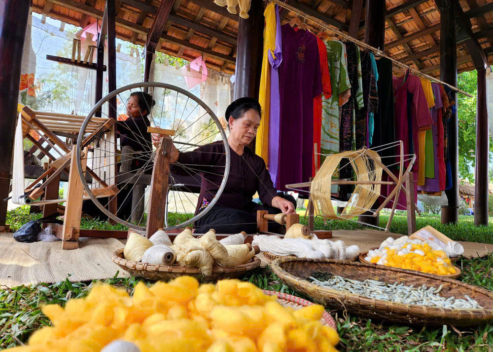 Làng nghề truyền thống: Bảo tồn và phát huy nét đẹp văn hóa trong đời sống hiện đại