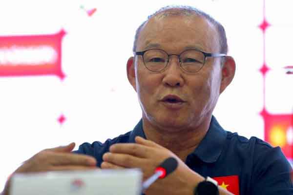 HLV Park Hang Seo: 'Các CLB Việt Nam không muốn cho cầu thủ ra nước ngoài thi đấu vì doanh thu'
