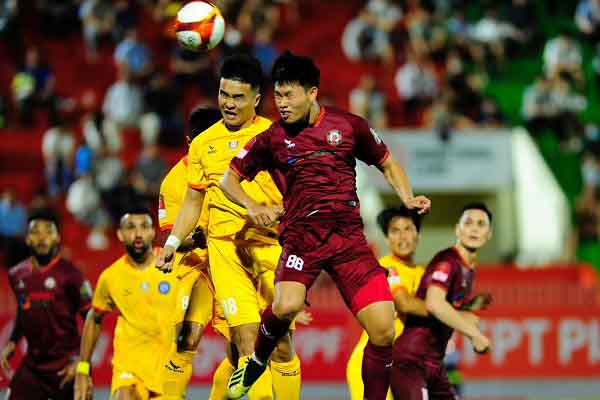Nhận thẻ đỏ, CLB Khánh Hòa thua trận thứ 2 liên tiếp tại V.League 2023