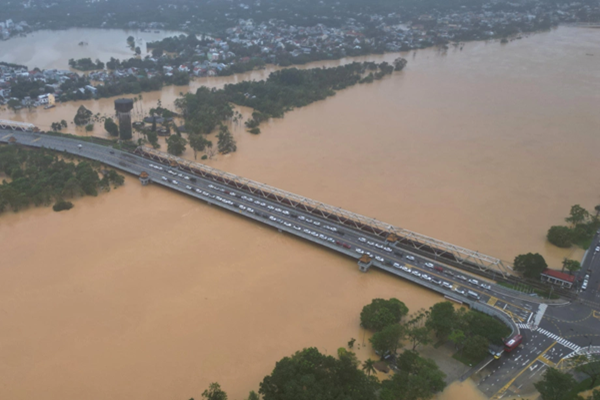 Cập nhật thời tiết ngày 29.10: Thiên tai đang tàn phá miền Trung thân thương - lời kêu gọi hỗ trợ