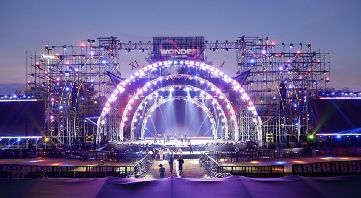 Sân khấu tuyệt mỹ của 8Wonder Winter Festival vừa được hé lộ, fan Việt sẵn sàng bùng nổ cùng Maroon 5