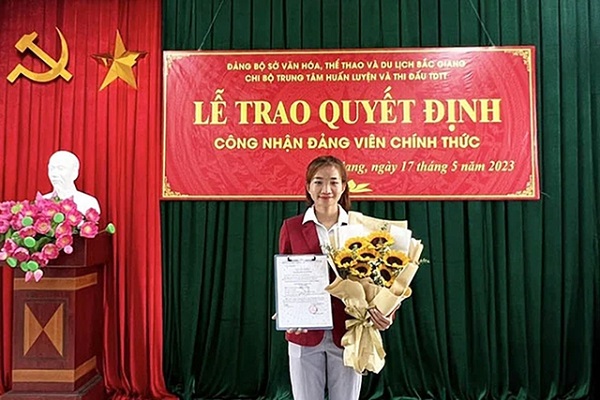 Nguyễn Thị Oanh nhận tin vui sau khi giành 4 HCV SEA Games 32