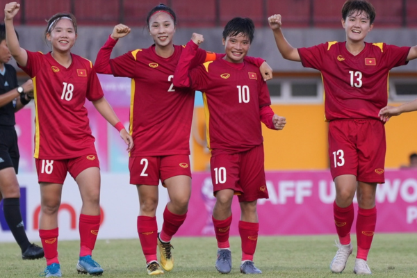 U.19 nữ Việt Nam giành quyền vào chung kết U.19 nữ Đông Nam Á sau cú lội ngược dòng ngoạn mục