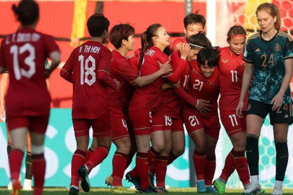 Đội tuyển nữ Việt Nam chọc thủng lưới đội hạng 2 thế giới