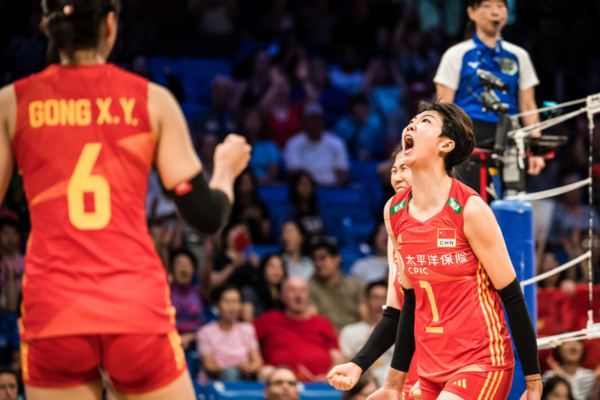 Đội tuyển nữ Trung Quốc đại diện châu Á bước vào bán kết VNL 2023
