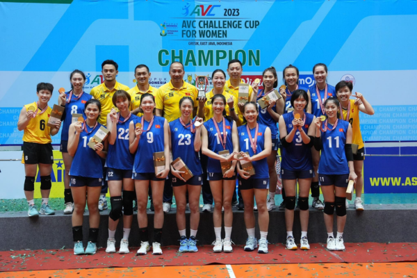 Bóng chuyền nữ Việt Nam lần đầu tiên vô địch AVC Challenge Cup 2023