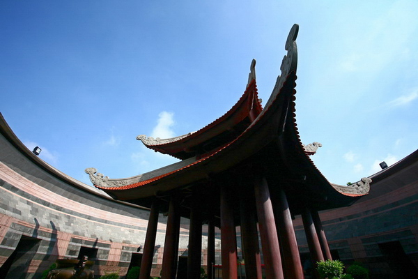 Kiến trúc đặc sắc ở Đền tưởng niệm các Vua Hùng – TP. Hồ Chí Minh