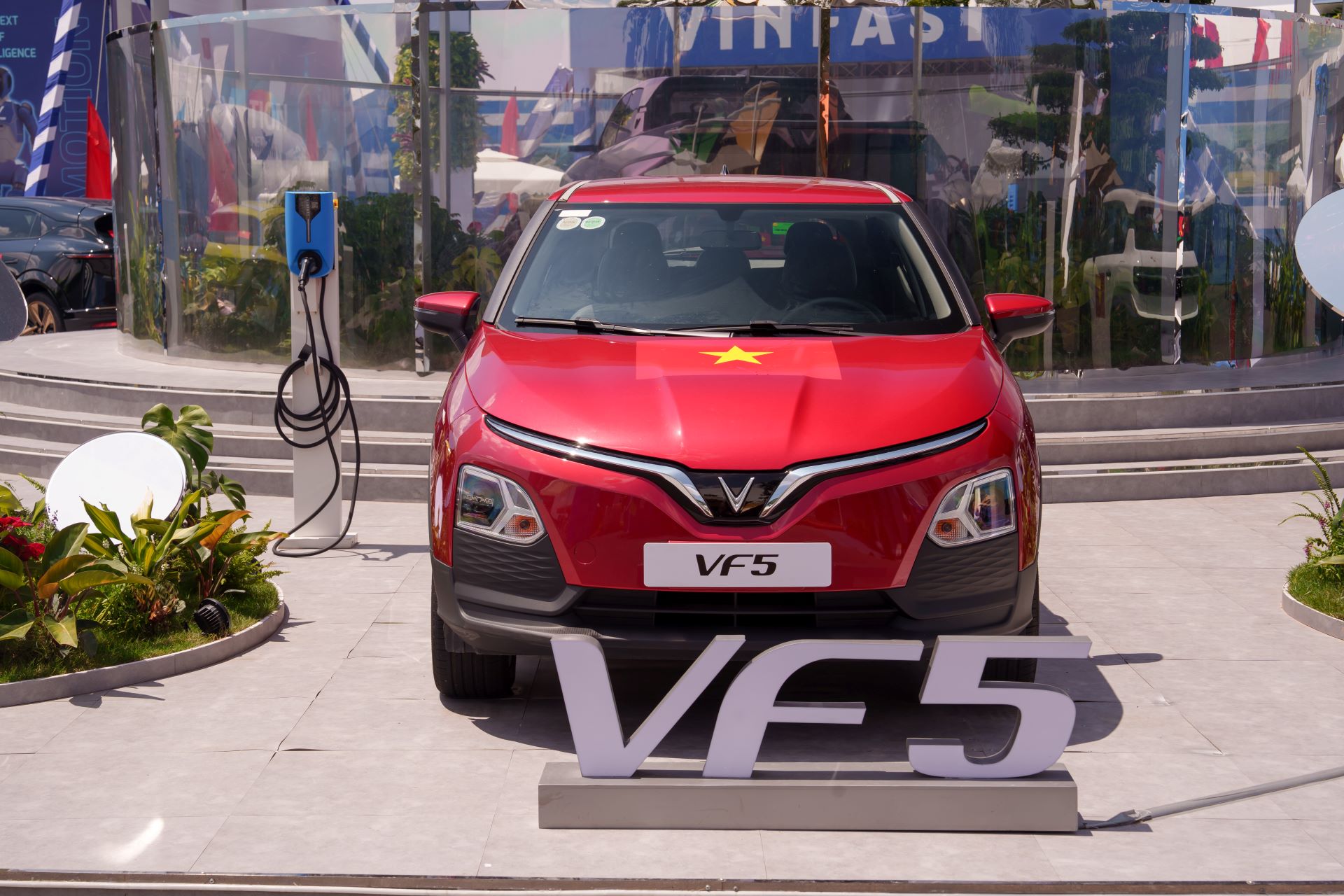 Chuyển từ xăng sang điện, chủ xe VF 5 ngỡ ngàng: Chất lượng hơn hẳn, tiền tiết kiệm gần đủ mua thêm VF 3 cho vợ