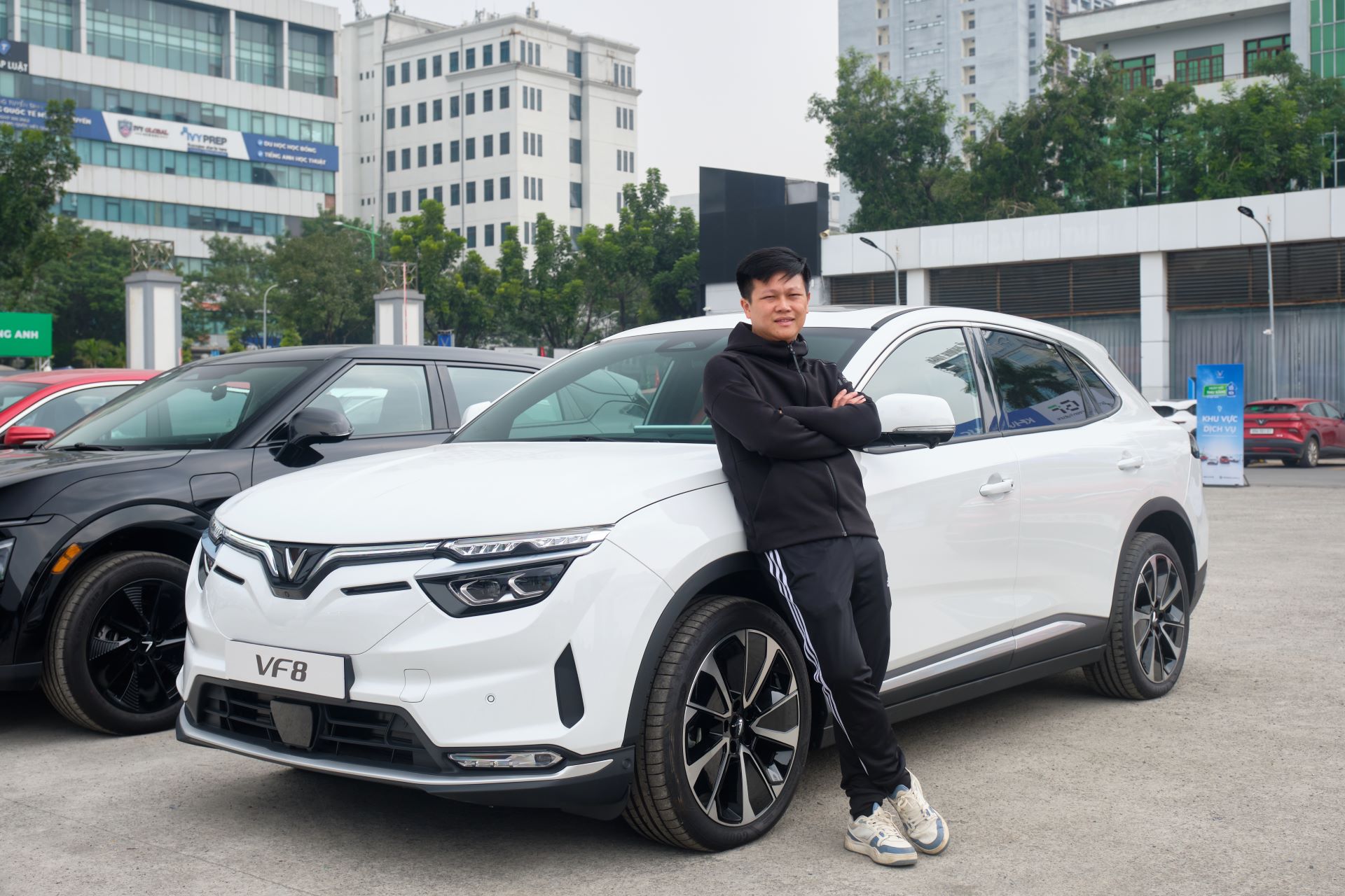 Khách Việt muốn chia tay xe bán tải mới mua 1 năm để chốt sớm VinFast VF 8