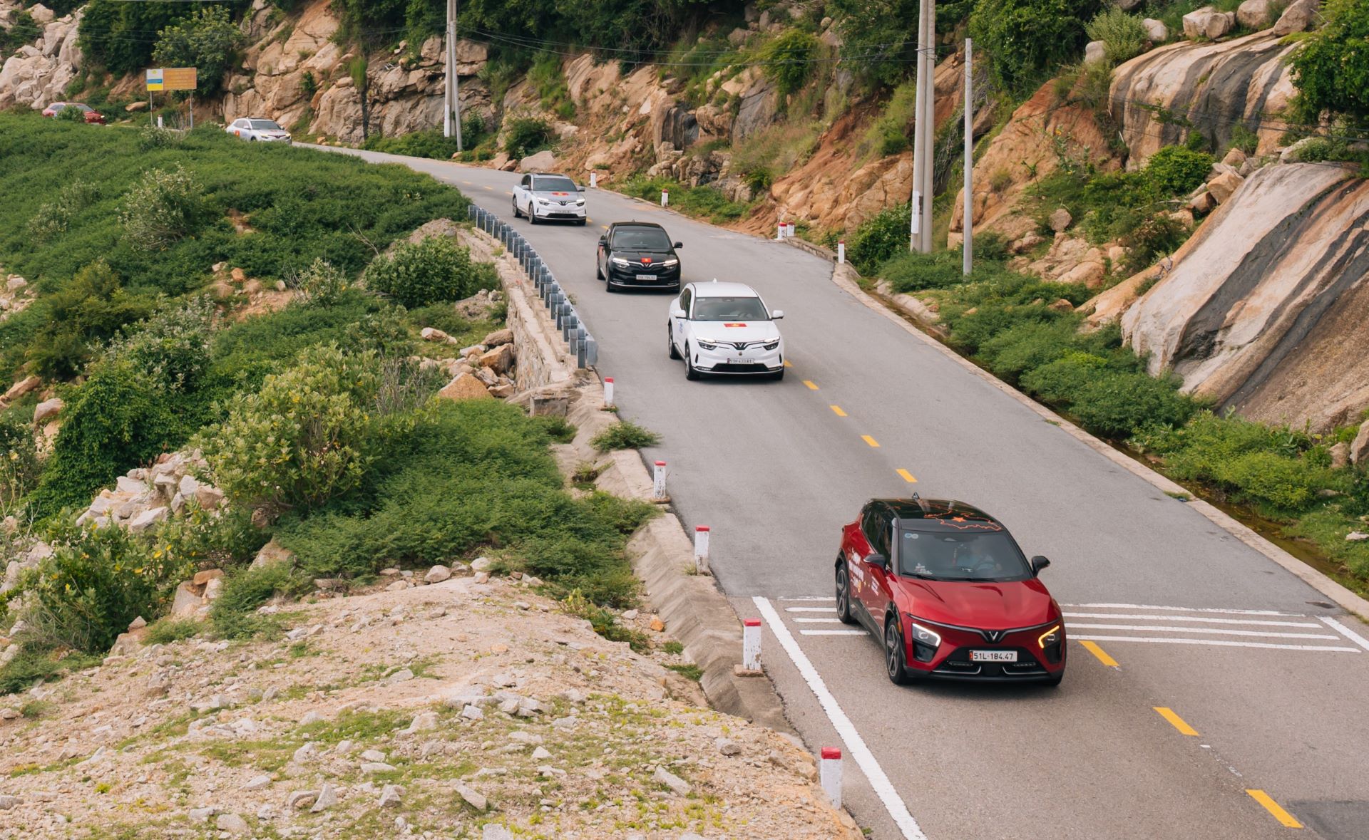 VinFast VF 7 - Chiến binh C SUV toàn diện về sức mạnh, an toàn và kinh tế