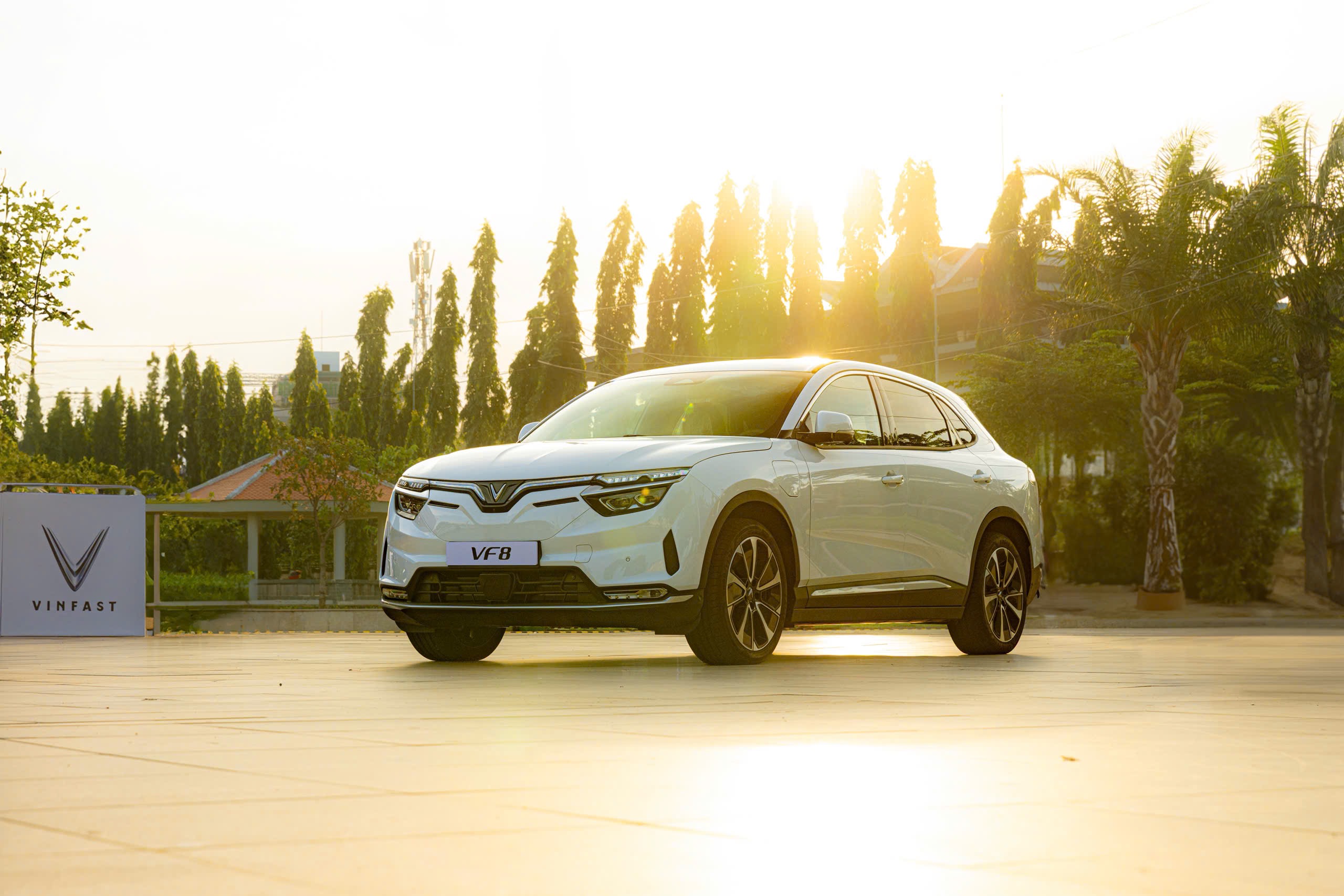 VinFast VF 8 - Chuẩn mực mới về SUV 5 chỗ tầm giá 1 tỉ đồng