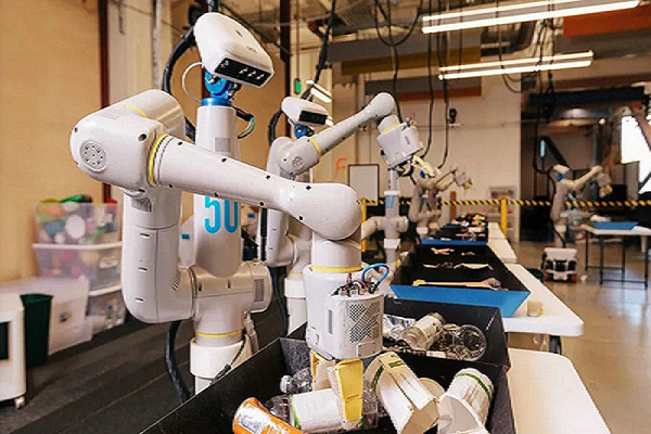 Không chỉ sa thải nhân viên, robot cũng bị Google sa thải