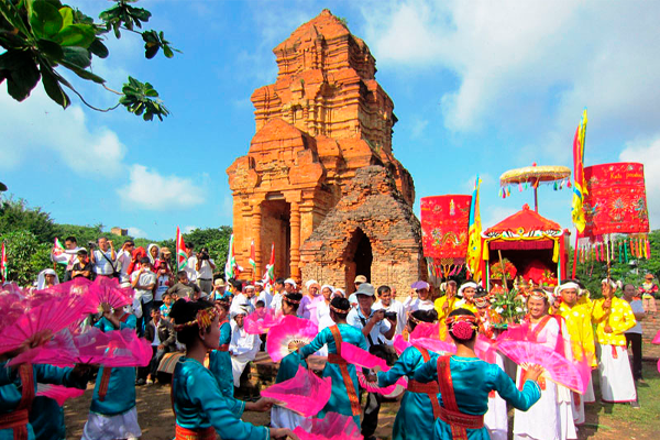 Lễ hội Katê - Văn hóa đặc sắc của đồng bào Chăm ở Bình Thuận