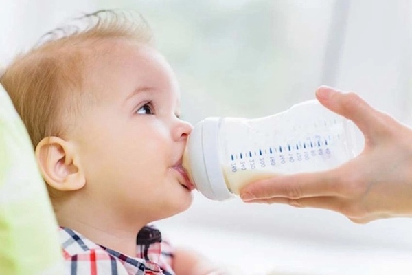 Sự thật về lợi ích của 'Sữa dành cho trẻ mới biết đi'