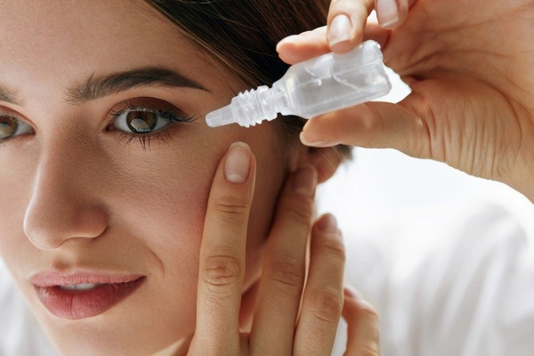 FDA cảnh báo 26 loại thuốc nhỏ mắt có thể gây mù lòa 