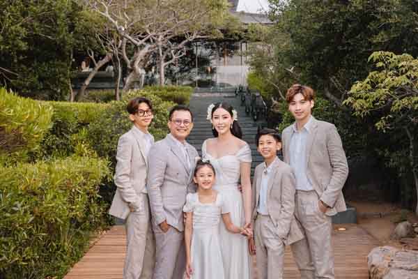 Hoa hậu Hà Kiều Anh kỷ niệm 15 năm ngày cưới