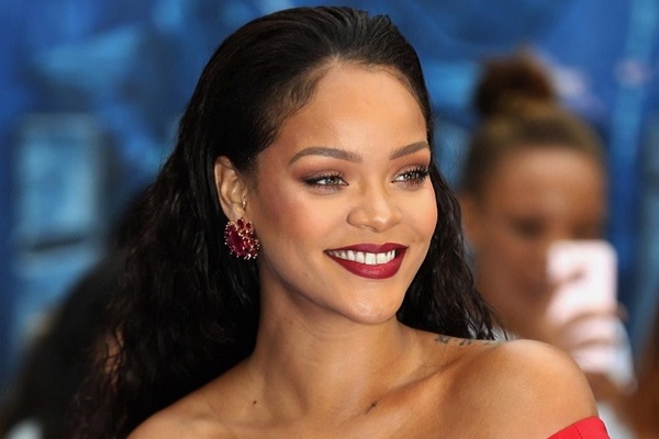 Ca sĩ tỷ phú Rihanna sinh con thứ 2