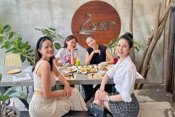Tình bạn 'đáng ngưỡng mộ' của 4 chân dài Vietnam's Next Top Model mùa đầu tiên