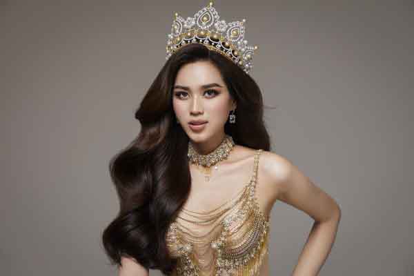 Đỗ Hà diện váy xuyên thấu đầy quyến rũ, 'hút hồn' cộng đồng mạng tại chung kết 'Hoa hậu Việt Nam 2022'