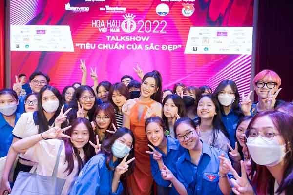 Tour tuyển sinh 'Hoa hậu Việt Nam 2022' hội ngộ các bạn sinh viên Hà Nội