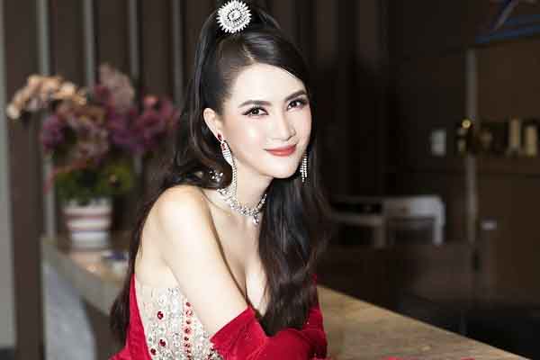Hoa hậu Phan Thị Mơ: 'Tôi thèm cảm giác gói bánh tét, ăn Tết cùng ba mẹ'