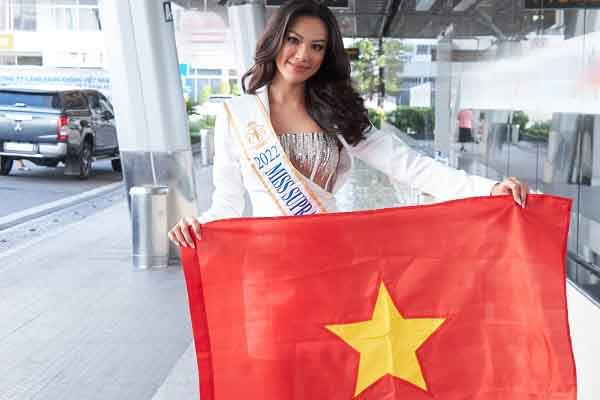 Á hậu Kim Duyên lên đường 'chinh chiến' Miss Supranation với hơn 100kg hành lý