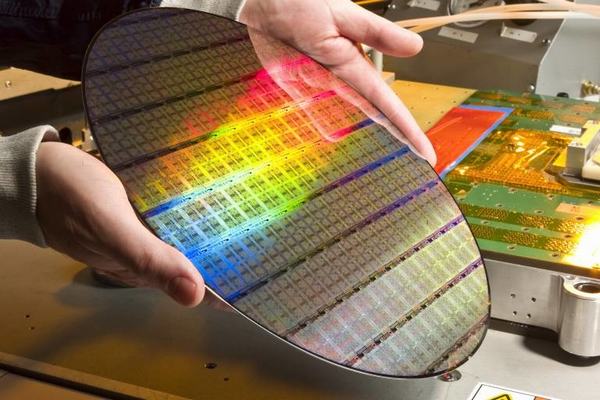 Công nghệ chip bán dẫn với vật liệu 2D siêu mỏng