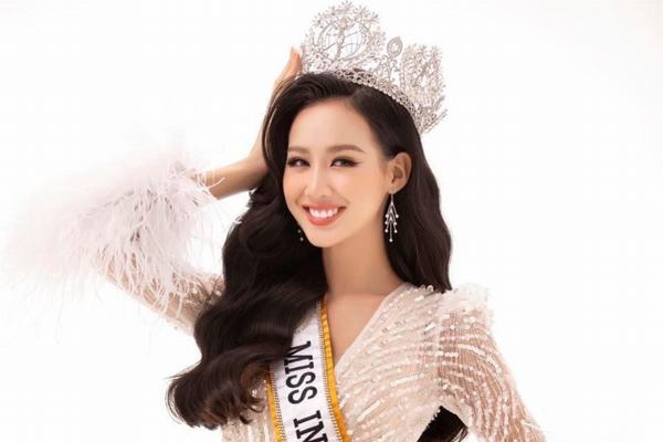 Hoa hậu Bảo Ngọc nhận học bổng 10.000 USD