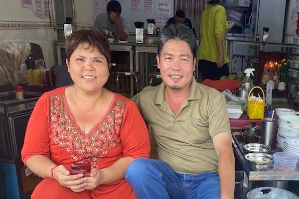 Sài Gòn tiệm xưa quán cũ: 'Đổi đời' nhờ gánh cháo bà Út