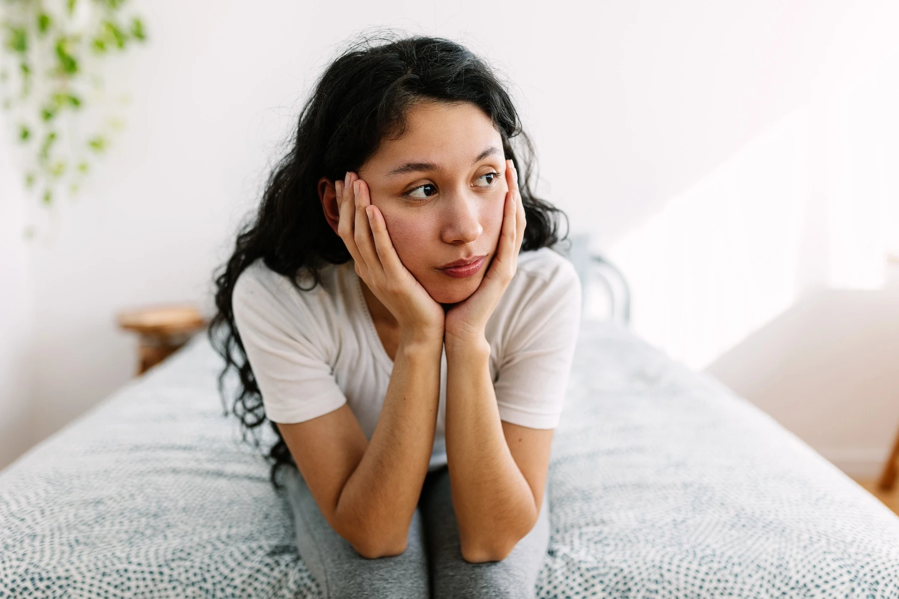 Nỗi sợ Chủ nhật của giới trẻ: Khi ngày cuối tuần bị “đánh cắp”