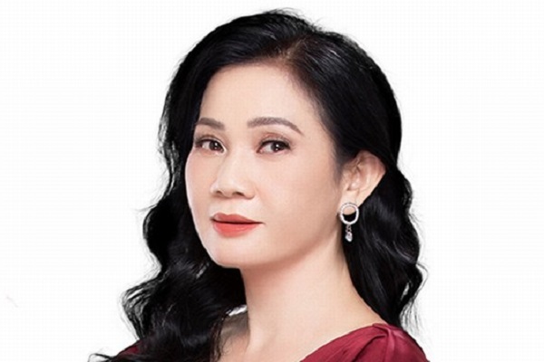 Hoàng Trinh: 'Tôi động viên chồng vượt bạo bệnh'
