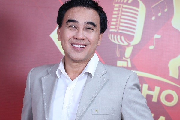 MC Quyền Linh nhận giải 'Nghệ sĩ vì cộng đồng' năm 2022