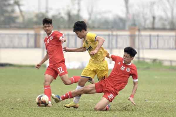 Giải U.19 quốc gia: Quốc Việt lập cú đúp, Hồ Văn Cường xuất hiện đã ghi bàn