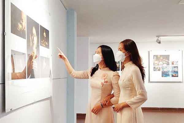 Chân dung phụ nữ Việt Nam qua 15 bộ ảnh của nghệ sĩ trẻ