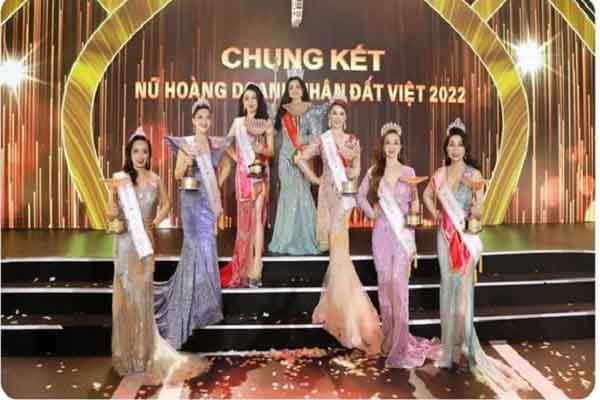 Người đẹp Thanh Thúy giành giải 'Nữ hoàng doanh nhân đất Việt 2022'