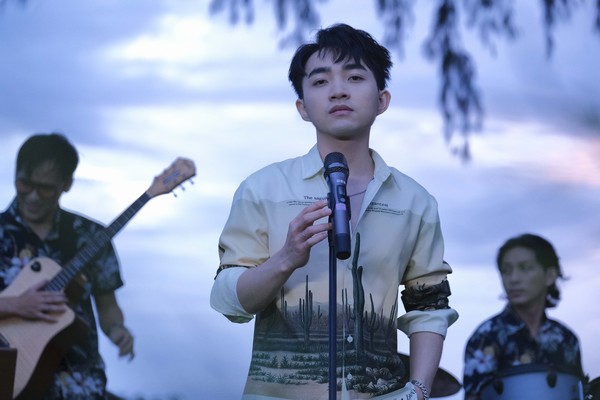Trung Quang liên tục ra mắt sản phẩm, xứng danh ca sĩ chăm chỉ của showbiz Việt