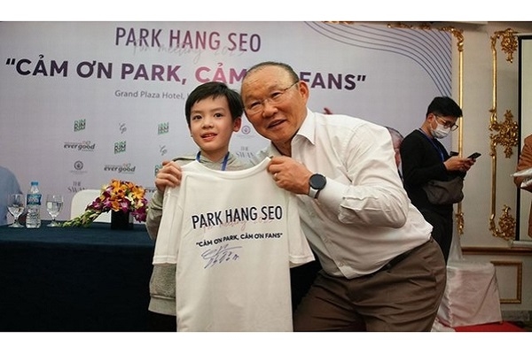 HLV Park Hang-seo làm hồ sơ xin lập cơ sở dạy bóng đá tại Hà Nội