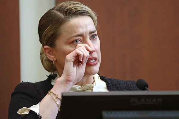 Bồi thẩm đoàn phiên tòa Johnny Depp nói họ không tin 'nước mắt cá sấu' của Amber Heard