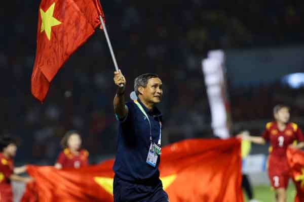 HLV Mai Đức Chung: 'Tôi vinh dự được huấn luyện đội tuyển nữ Việt Nam'
