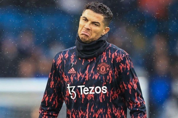 Siêu sao Cristiano Ronaldo đã nhận bao nhiêu tiền trước khi đòi rời khỏi M.U?