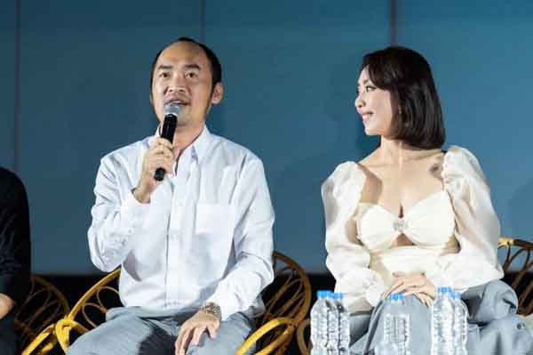 Thu Trang và Tiến Luật 'quay xe' làm phim gia đình lấy nước mắt khán giả