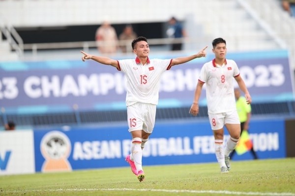 HLV Lào khen U.23 Việt Nam thắng xứng đáng, ấn tượng đặc biệt với 1 cầu thủ