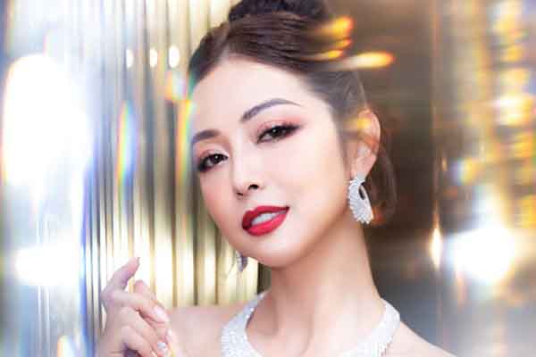 Hoa hậu Jennifer Phạm đẹp quý phái ở tuổi 37