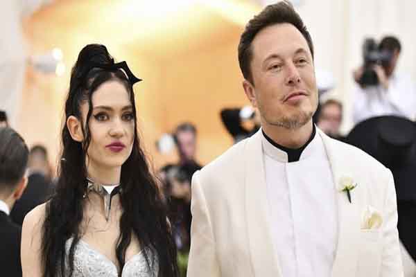 Tỉ phú Elon Musk chia tay nữ ca sĩ Grimes sau ba năm bên nhau