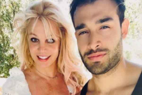 Britney Spears khoe hạnh phúc sau đính hôn trên Instagram