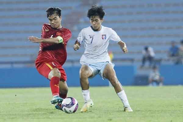 Để đào tạo bóng đá trẻ Việt Nam không còn chênh vênh